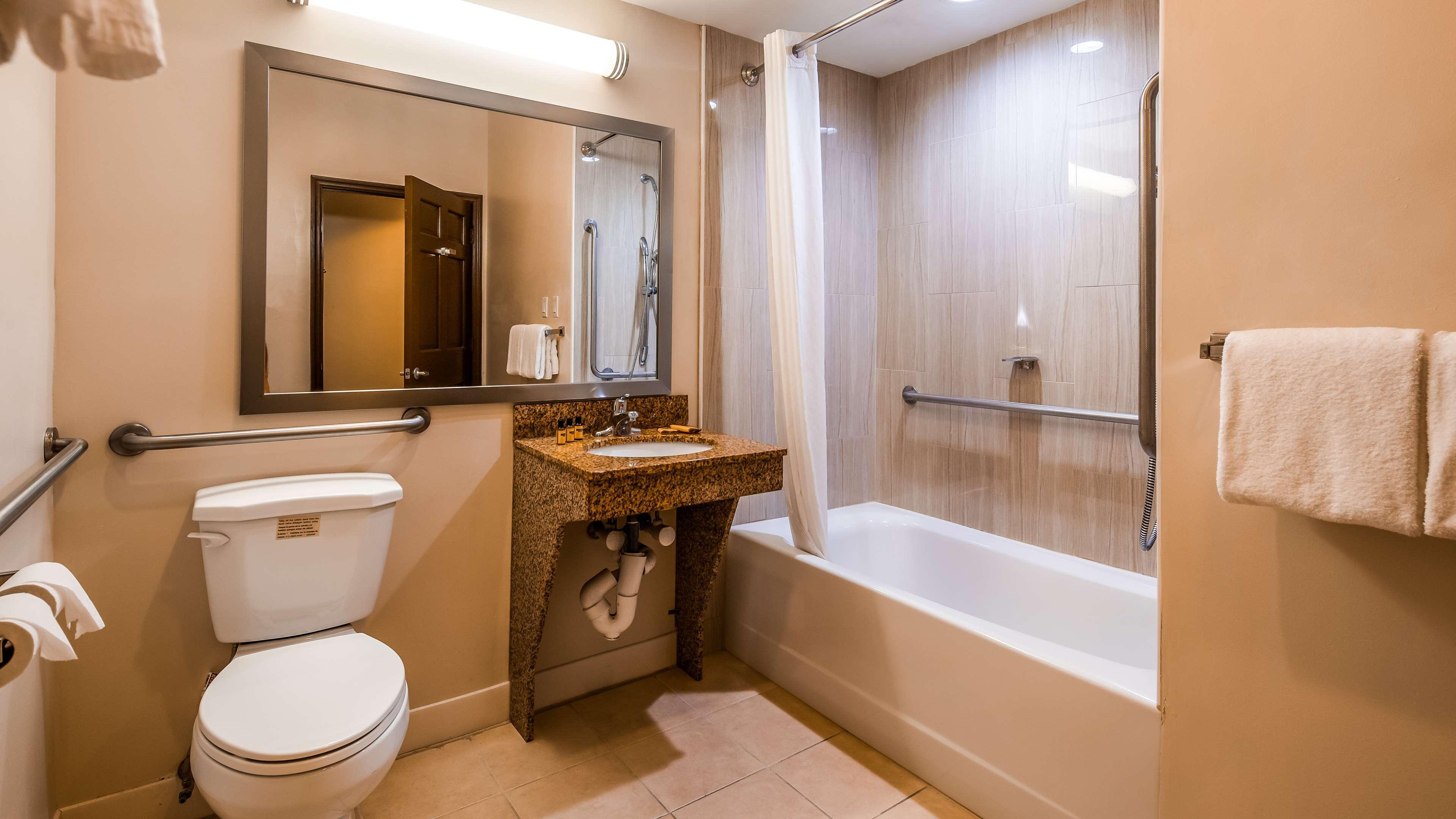Best Western Plus The Inn & Suites At The Falls Poughkeepsie Esterno foto