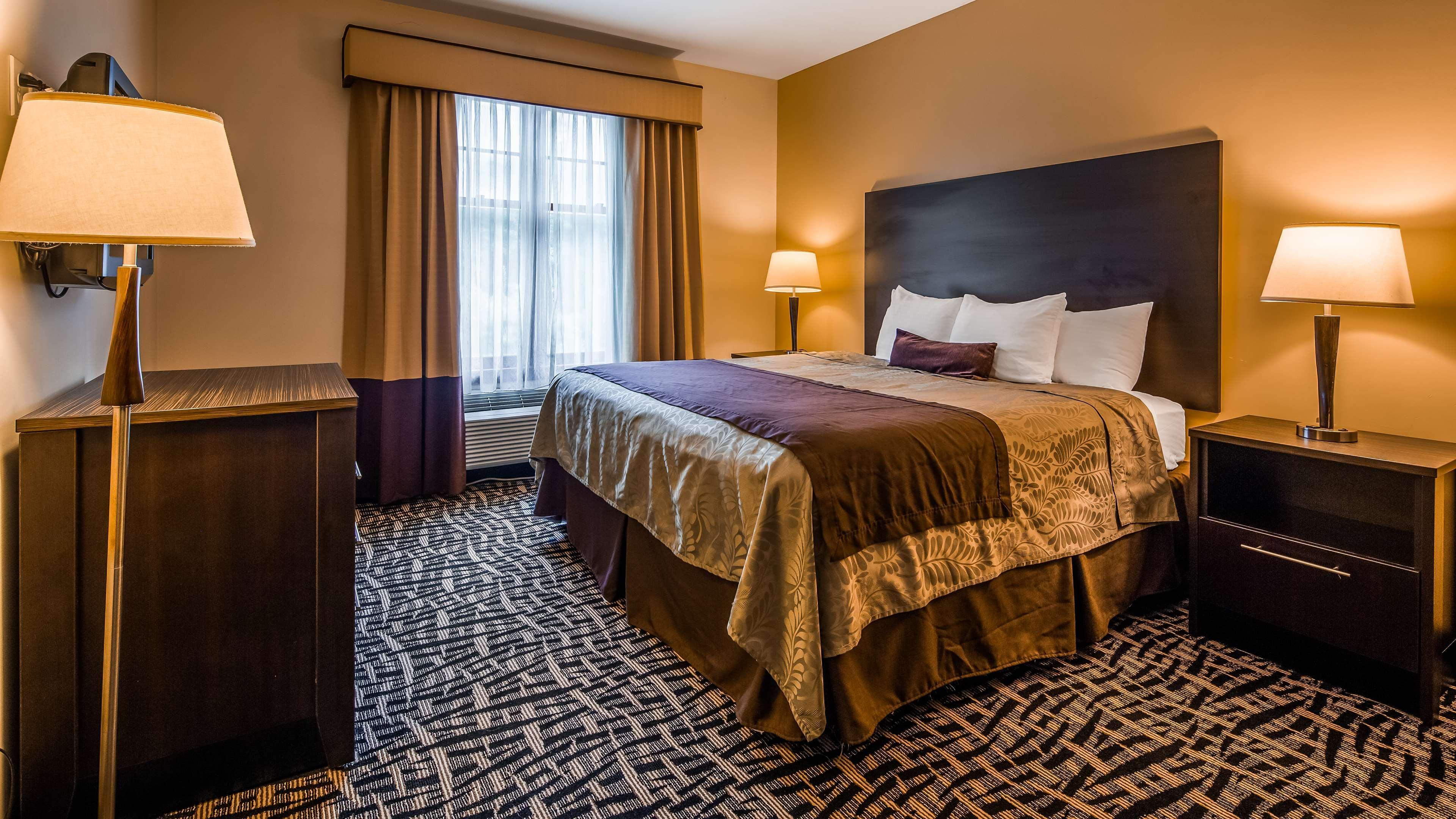 Best Western Plus The Inn & Suites At The Falls Poughkeepsie Esterno foto