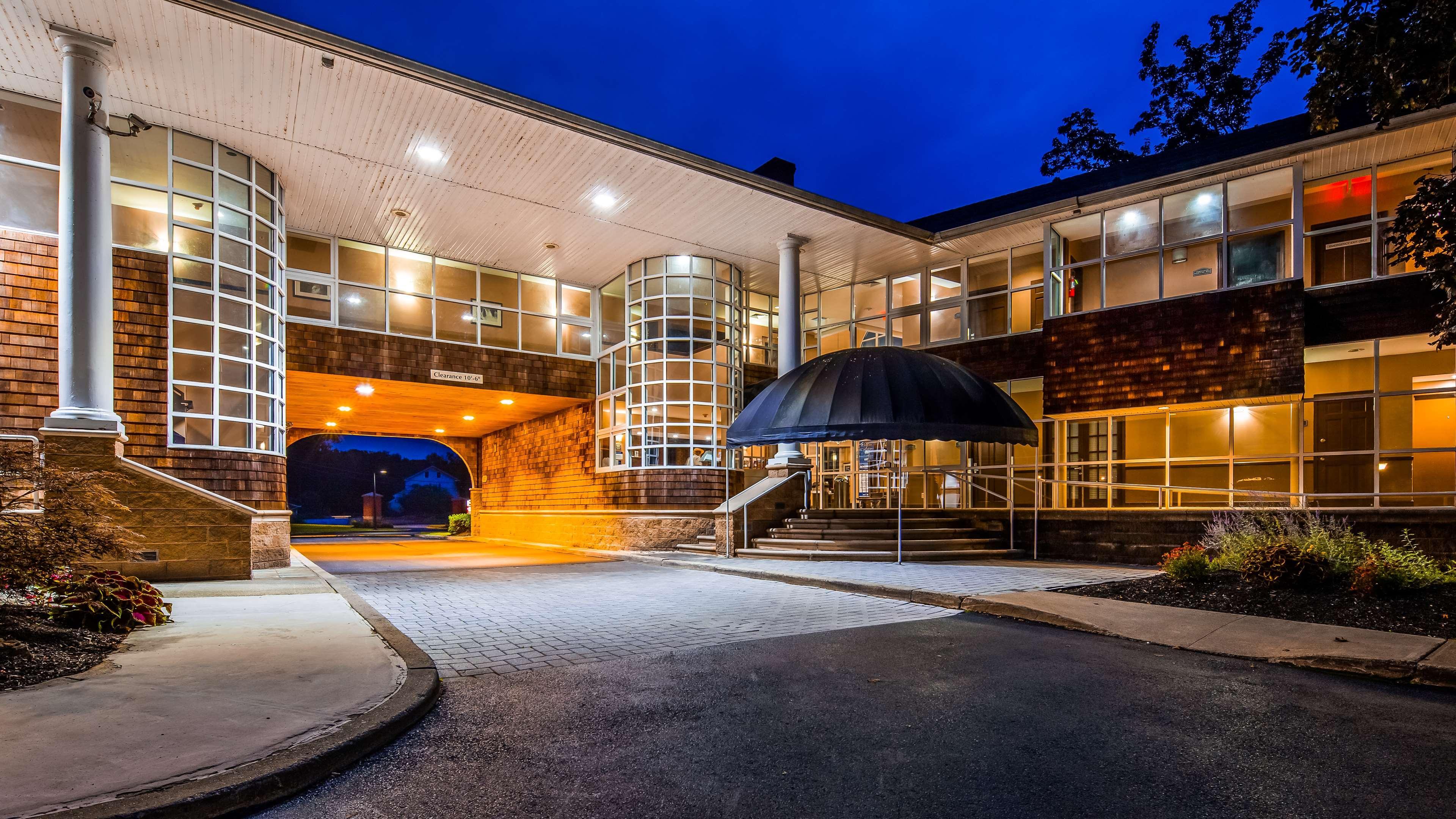 Best Western Plus The Inn & Suites At The Falls Poughkeepsie Esterno foto