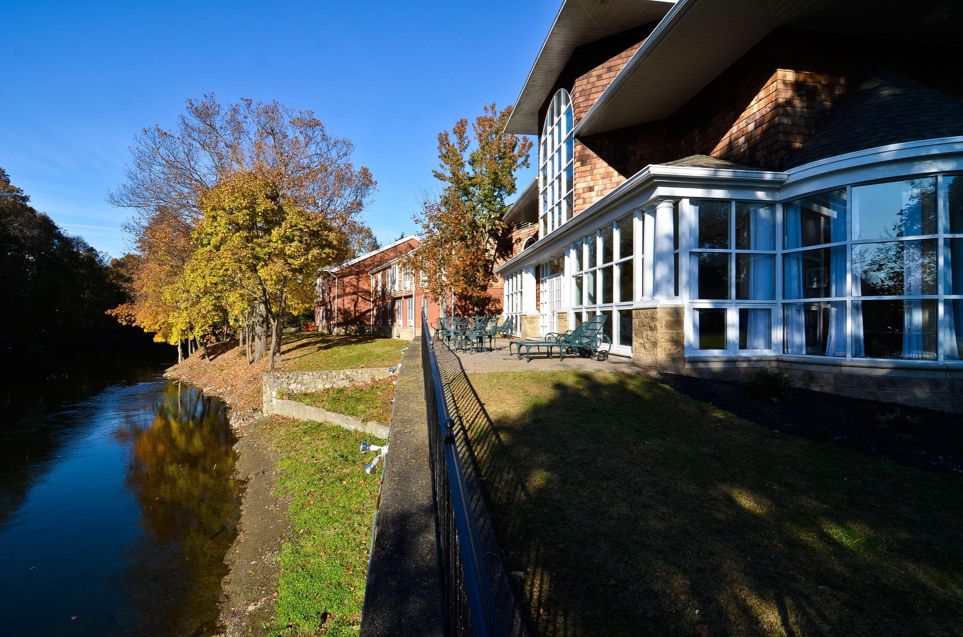 Best Western Plus The Inn & Suites At The Falls Poughkeepsie Esterno foto