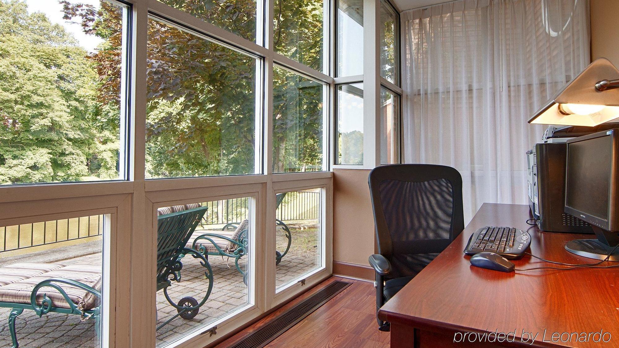 Best Western Plus The Inn & Suites At The Falls Poughkeepsie Esterno foto