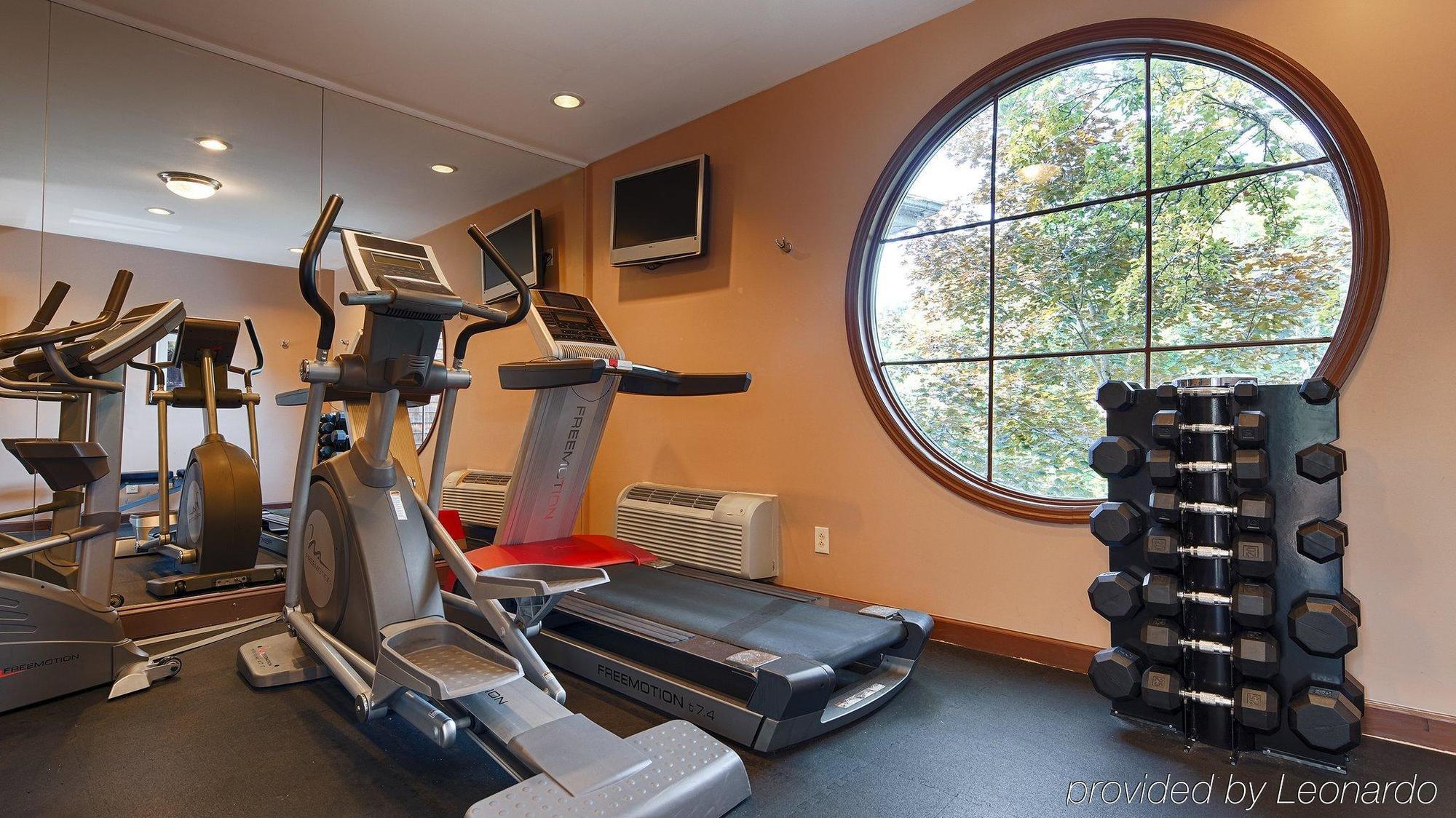 Best Western Plus The Inn & Suites At The Falls Poughkeepsie Esterno foto