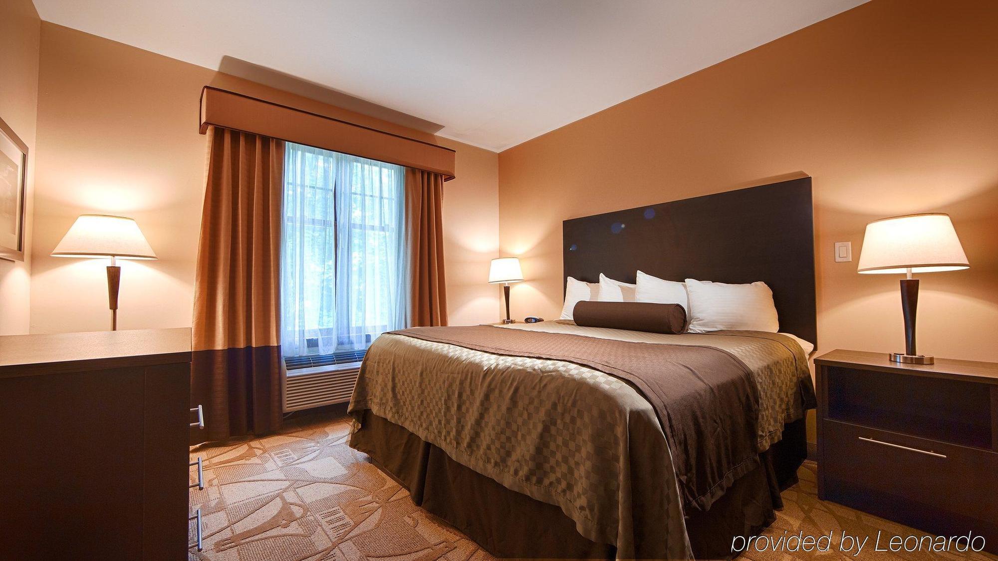 Best Western Plus The Inn & Suites At The Falls Poughkeepsie Esterno foto