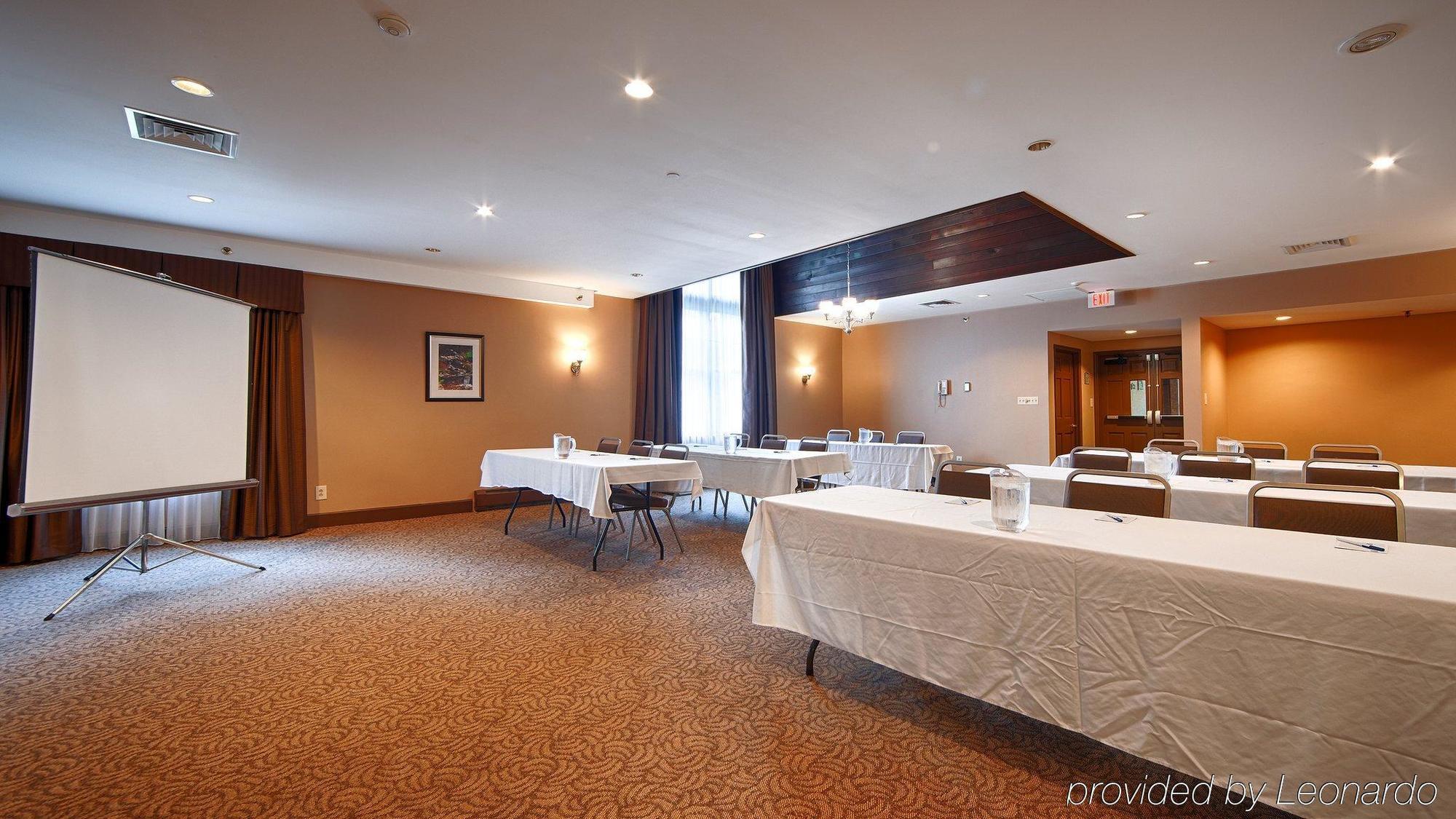 Best Western Plus The Inn & Suites At The Falls Poughkeepsie Esterno foto