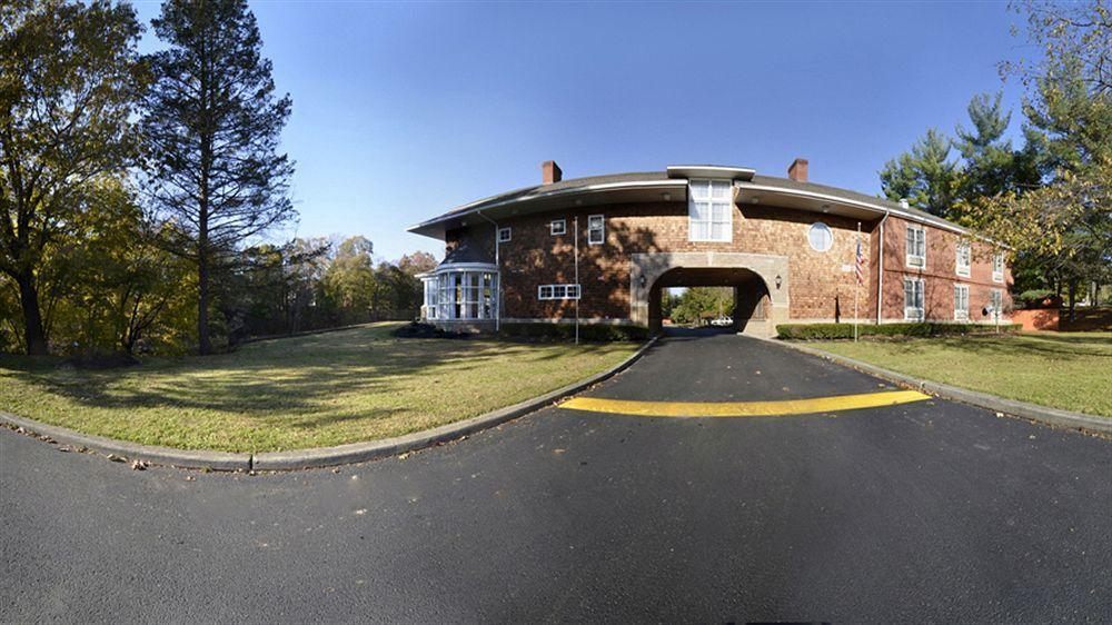 Best Western Plus The Inn & Suites At The Falls Poughkeepsie Esterno foto