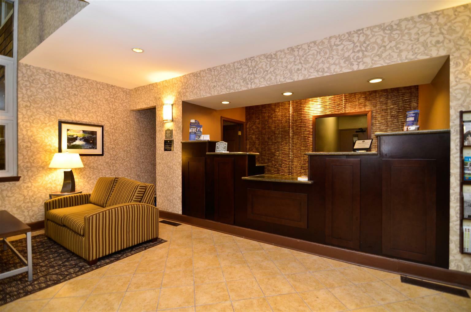 Best Western Plus The Inn & Suites At The Falls Poughkeepsie Esterno foto